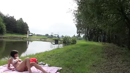 Köyün taş ocağı göletinde anal pislik tırmanışı!