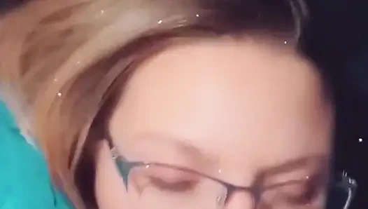 Çalışırken yarağını emiyor, emmeli ve çalışmalı