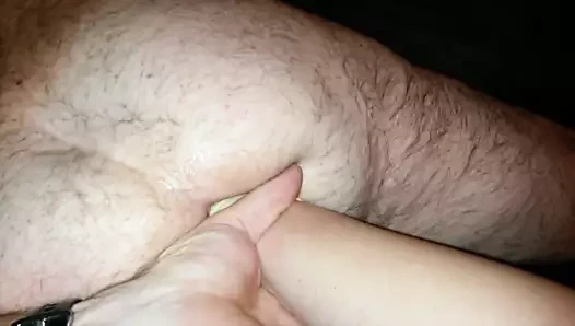 Kız arkadaşım götüme yumruk sokuyor