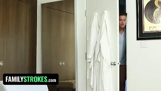 Mükemmel vücutlu masum hatun tüm cinsel fantezilerini gerçeğe dönüştürüyor