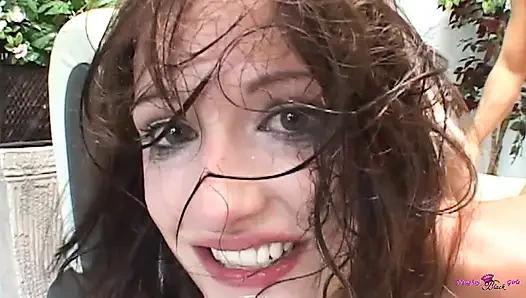 Grup seks erkek kardeşler ve büyük zenci yarağı lideri domuzları ve domaltmalı sert seks için sakso istiyor.