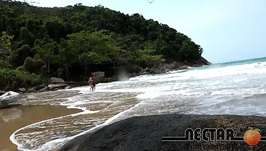 Loira Experiente Dando Seu Cuzinho Na Areia