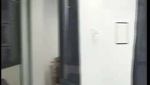 Ateşli Alman sürtükler götlerini hospotalda sert sikiyor
