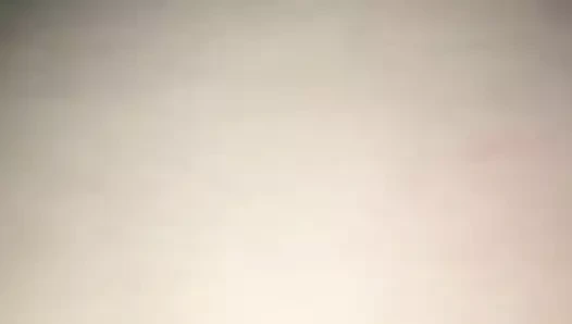 Başka bir iri güzel kadın