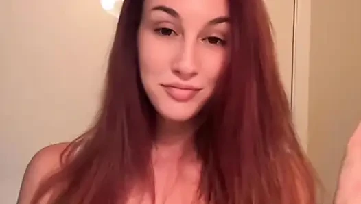 İtalyan azgın büyük memeli seksi sigara içen uzun saçlı artemisia love solo sesh ağır çekim
