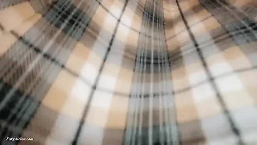 Eteğinin Altına Dokunuyor. Kız Metroda Yabancının Ateşli Spermini Alıyor.