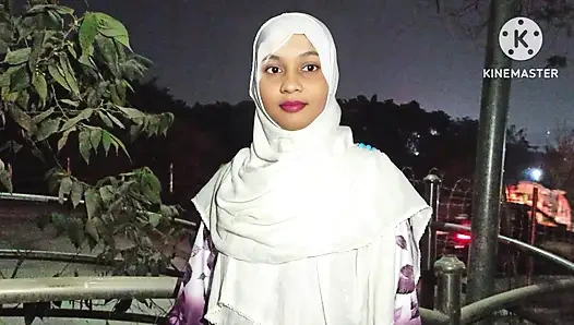 Bangladeşli üniversite öğrencileri güzel bayanın hizmete ihtiyacı var