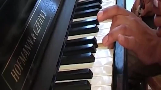 Esmer kadın sert anal dölleniyor yakın çekim