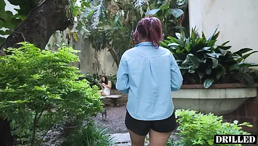 Bir yabancıyla sikişmeyi merak etti