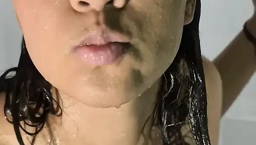 Güne başlamak için bir duş harika olurdu