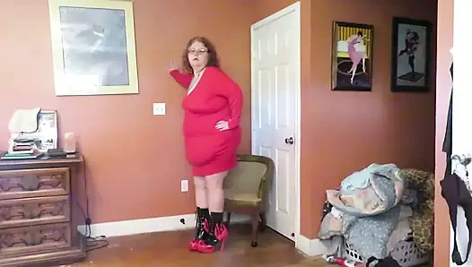 Kırmızı elbise ve yanan çizmelerden striptiz bölüm 1