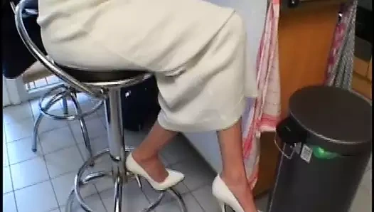 In der Kueche feucht da wird direk gefickt