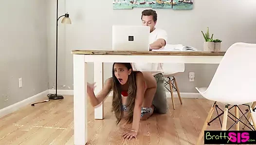 Hadi, yarağa ihtiyacım var! aneglica cruz üvey kardeşine yalvarıyor - s14:e7