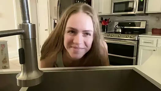 Lavaboda saç yıkama