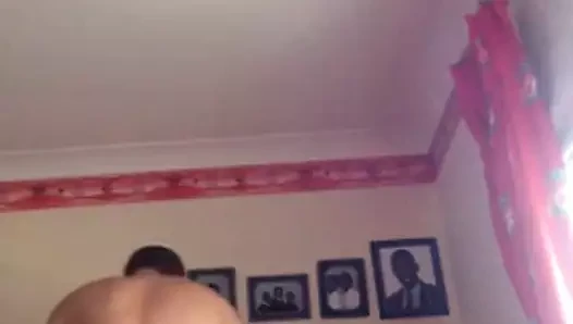 Beyaz üst bareucks sıkı siyah pussyboi 2