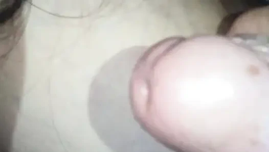 Pinay sakso çekmede çok iyi ve içine boşalmak istiyor