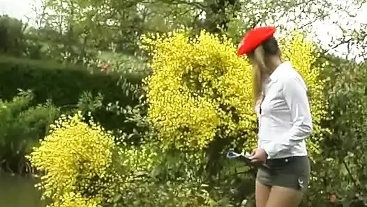 Fransız kız harika hareketleriyle bazı sert yarakları memnun etmeyi seviyor