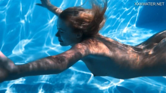 Letonyalı hatun Eyla Moore çok ateşli ve değerli