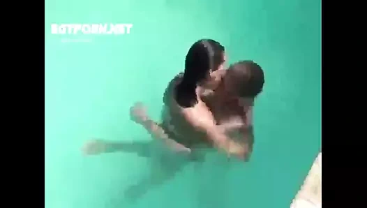 Sıcak milf becerdin