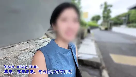 Yerel otobüs durağında kızları tavlıyorum. Güzel kız vajinal orgazm oluyor #372