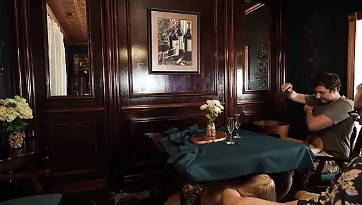 Thier yaraklarla garsonları deviriyor