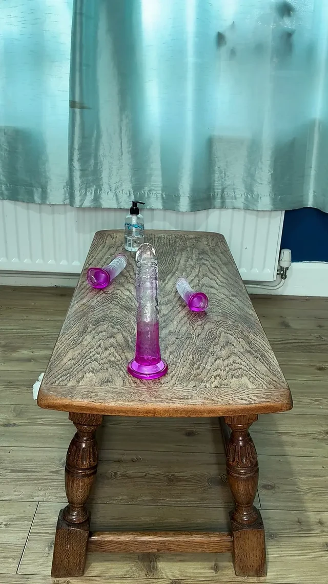 Sissy eğitimi, 10 inç dildo alma