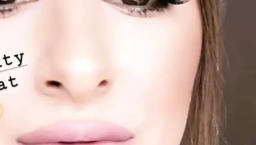 Tesettürlü üvey annenin ayakları