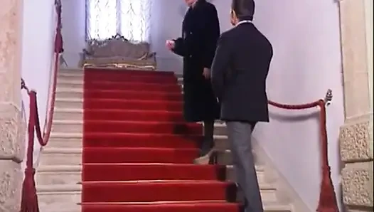 Большой член в киске, большой член в заднице... Секс в тройничке