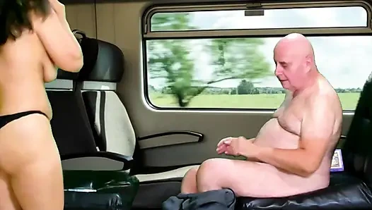 Garabas ve Olga ile Almanya'dan İspanya'ya kesintisiz seks