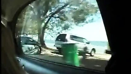 Sarışın arabada başlar ama ned'de biter