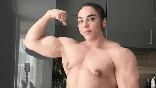 Kollarım senin ibadet etme arzum kadar büyük!