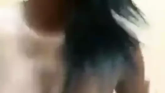 sallayarak göğüsler köpek