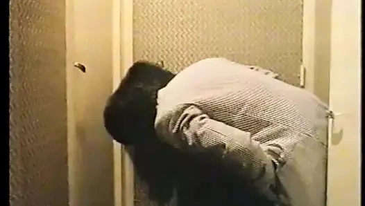 Bouches a plaisir culs pour jouir (1982)