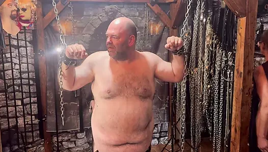 Bölüm 2:- domina satana blackberrymilf ile cbt kıskaçlı booboo cezalandırıyor