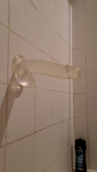 Kullanmadan önce dildoyla oyna