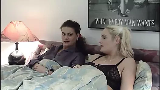Lesben haben langeweile im Bett