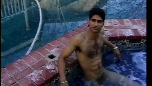 Iki sıcak civciv emmek horoz ve almak becerdin önce yeme boşalmak