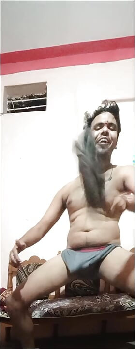 Bugün evde tamamen yalnızım, tam çıplak masterbate anlamına geliyor - tüm arkadaşlarım 😍 için