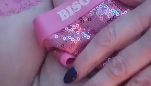 Bir ile mastürbasyon yapıyor ve yakalanıyor ve içine boşalıyor