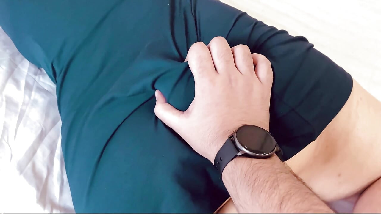 Büyük doğal memeli üvey anne yarağa biniyor bu bizim sırrımız olacak