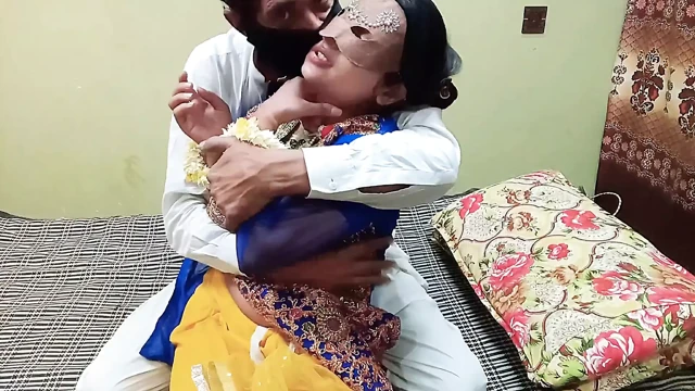 Hint Desi Sıcak Bahu ko Buday Susar ny Chod Diya Buday ki Jawani Bahu ki Chut phar d Clear Hintçe Ses Sıcak Seks