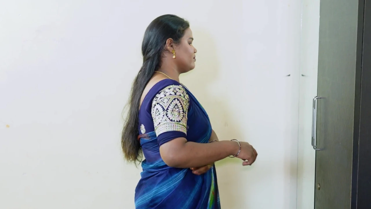 Indian desi tamil milky boobs bhabhi and sexy boy very good sexy chudai