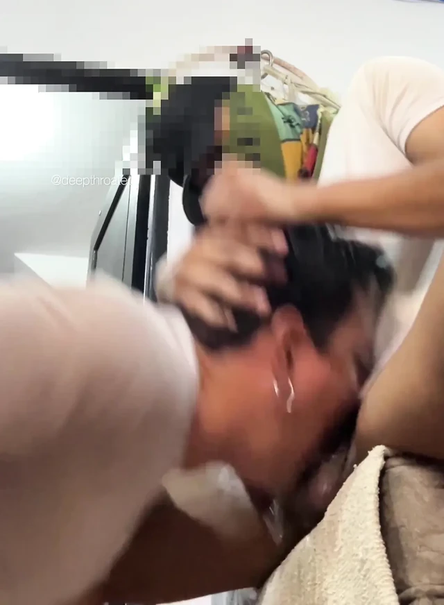 Sik beni, gırtlağımı sik