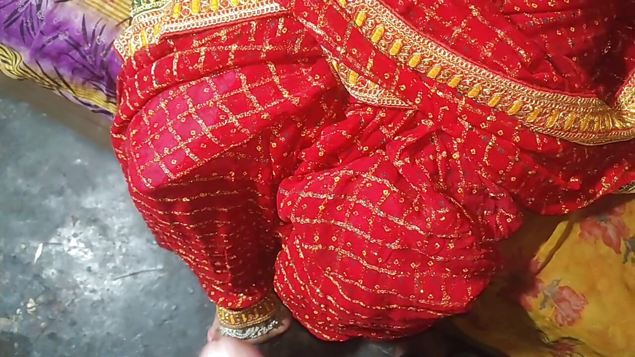 Sıcak Desi bhabhi'nin hindi desi videoda sikilişi