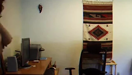 Büyük memeli web kamerası azdırıyor