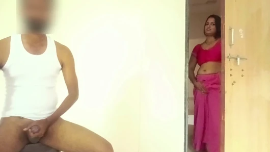 The brother-in-law is shaking the penis, that's when Riya bhabhi ne dekh kar apna kapda khol kar sosikia mar rahi thi thai dawar ne dekh liya aur riya bhabhi ko grab kar sex kiya