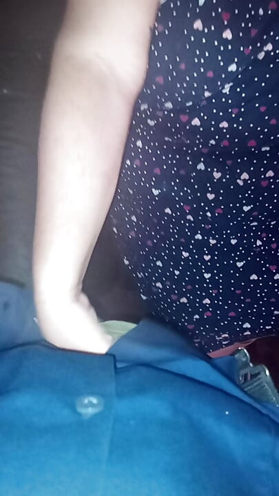 Yaramaz üvey anne bana bir handjob verdi