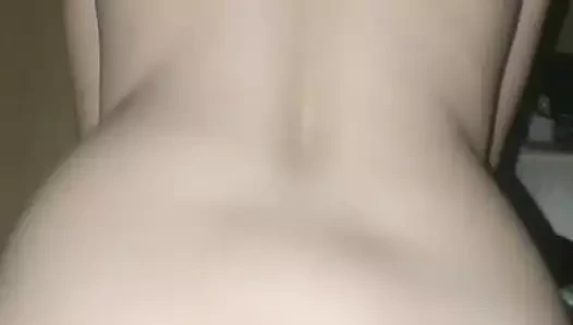 kız sürme üzerinde horoz