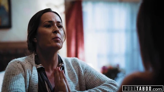 Saf tabu, kyler quinn üvey anne ve üvey babasıyla yakalandı