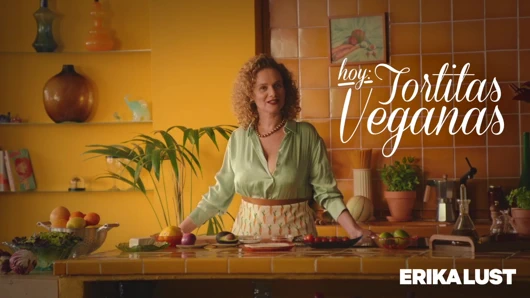 Ateşli büyük memeli orta yaşlı seksi kadınla seks - erika lust'ta yemek pişirme şovu